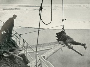 पोंटिंग सिनेमैटोग्राफ्स द बो ऑफ़ द टेरा नोवा, c19101913, 1913 द्वारा अज्ञात