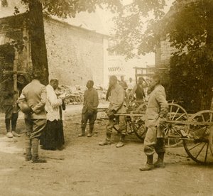 पुजारी कहते हैं खुली हवा में द्रव्यमान, c1914-c1918 द्वारा अज्ञात