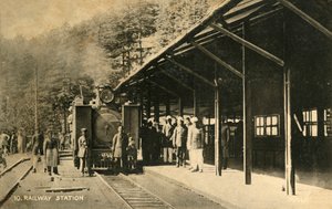 रेलवे स्टेशन, c1918-c1939। द्वारा अज्ञात