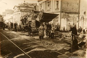टावर्सकाया स्ट्रीट, मॉस्को, यूएसएसआर, 1920 के दशक में रोडवर्क्स द्वारा अज्ञात