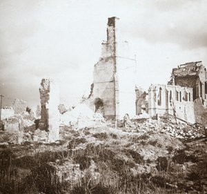 बर्बाद चर्च, Chauny, उत्तरी फ्रांस, c1914-c1918 द्वारा अज्ञात
