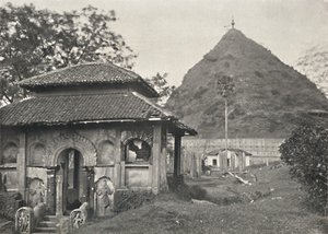 रूहानवाली दगोबा से अनुराधापुरा। पूर्व की ओर, 1926 द्वारा अज्ञात