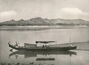 इरावाडी पर सागिंग - हर पहाड़ी की चोटी एक पैगोडा, 1900 के साथ थी। द्वारा अज्ञात