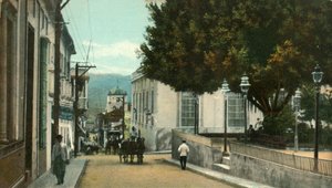 सैंटियागो डी क्यूबा - सैंटो टॉमस स्ट्रीट, 1907। द्वारा अज्ञात