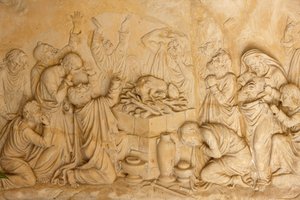 एल मुहरका, इज़राइल में बाल (बाल) के पुजारियों को दर्शाती मूर्तिकला द्वारा अज्ञात