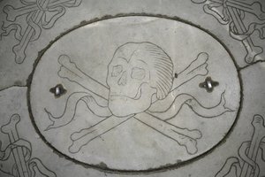 खोपड़ी और हड्डियाँ फ्लोरेंस इटाली द्वारा अज्ञात