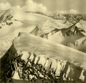 बर्फ से ढके पहाड़, Bad Hofgastein, ऑस्ट्रिया, c1935। द्वारा अज्ञात