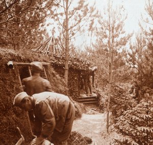 पृथ्वी से ढके आश्रयों में सैनिक, जेनरिक, उत्तरी फ्रांस, c1914-c1918 द्वारा अज्ञात