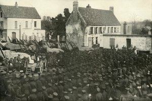 फ्रांस में, 1919 में। द्वारा अज्ञात