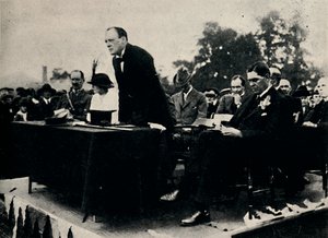 एनफील्ड मुनिशंस वर्क्स, 1917, 1945 में बोलते हुए। द्वारा अज्ञात