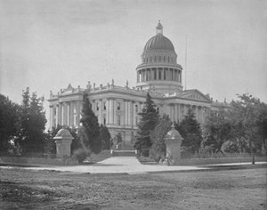स्टेट कैपिटल, सैक्रामेंटो, कैलिफोर्निया, c1897। द्वारा अज्ञात