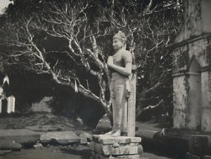 रुवानवाली-दगोबा, अनुराधापुरा, 1926 के पास पत्थर की आकृति द्वारा अज्ञात