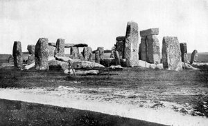 बहाली के बाद स्टोनहेंज, c1920 द्वारा अज्ञात