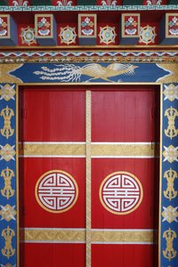 हजार बुद्धों का मंदिर। दशांग काग्यू लिंग मंडली। पगोडा दरवाजा, ला बोउले, फ्रांस द्वारा अज्ञात