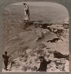 द अरनो। रॉक पर खड़े ड्रैमन, c1900 द्वारा अज्ञात