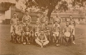 पहली बटालियन की बटालियन हॉकी टीम, क्वींस ओन रॉयल वेस्ट केंट रेजिमेंट। पूना, मैं द्वारा अज्ञात