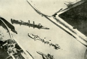 द ब्लॉकिंग ऑफ़ ज़ेब्रुज हार्बर, 1919। द्वारा अज्ञात