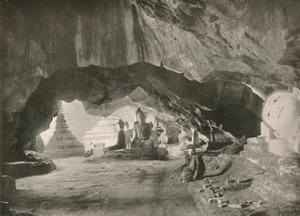 मौलमीन की गुफाएं, 1900। द्वारा अज्ञात