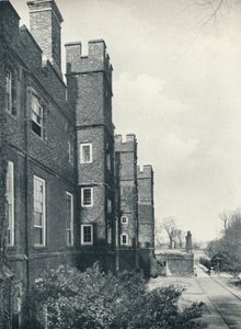 कॉलेज के पूर्व का मोर्चा, 1926 द्वारा अज्ञात