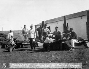 युद्धाभ्यास, बोउडेनिब, मोरक्को, 1911 पर फ्रांसीसी विदेशी सेना द्वारा अज्ञात