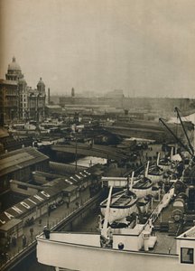1936 में लिवरपूल में लैंडिंग स्टेज द्वारा अज्ञात
