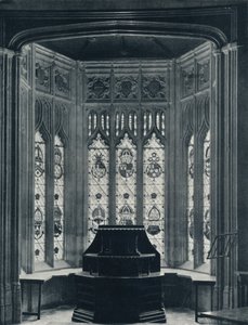 हॉल, 1926 में ओरिएंल विंडो द्वारा अज्ञात