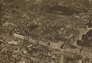 एक नए और रोमांचकारी सहूलियत बिंदु से परिचित सड़कों की पहेली, c1935। द्वारा अज्ञात