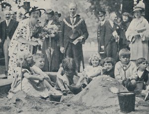 द क्वीन ओपेंस ए चिल्ड्रेन्स प्लेग्राउंड, 1936, 1937। द्वारा अज्ञात