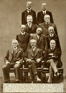 रामसे मैकडोनाल्ड की कैबिनेट, 1931, 1935। द्वारा अज्ञात