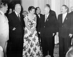 बेलग्रेड घोषणा, बेलग्रेड, यूगोस्लाविया का हस्ताक्षर समारोह, 2 जुलाई 1955 द्वारा अज्ञात