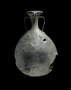 ढक्कन के साथ टिन-सीसा मिश्र धातु फ्लास्क, XVIII राजवंश c1540 ईसा पूर्व-c1292 ईसा पूर्व द्वारा अज्ञात
