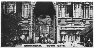 टाउन गेट, श्रीरंगम, भारत, c1925 द्वारा अज्ञात
