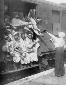 तुर्की राइफलमैन ट्रेन, 1914 के सामने से जाने वाले रास्ते पर द्वारा अज्ञात