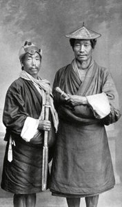 दो सिक्किमी पुरुष, c1910 द्वारा अज्ञात