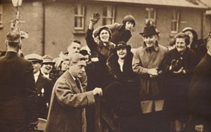 वेल्स जानता है कि कैसे चीयर, 1936 1937 द्वारा अज्ञात