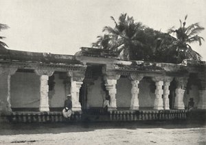 1926 में सीलोन के एक हिंदू मंदिर के फ़ोयर द्वारा अज्ञात