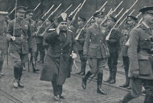 1919, 1937 को एक और प्रतिष्ठित विदेशी आगंतुक का स्वागत। द्वारा अज्ञात