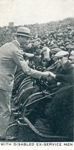 विकलांग पूर्व-सेवा पुरुषों के साथ, 1922 1937 द्वारा अज्ञात