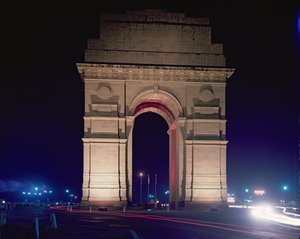 सर एडविन लुटियन द्वारा अखिल भारतीय युद्ध स्मारक आर्क, नई दिल्ली (1869-1944) द्वारा अज्ञात अज्ञात