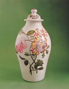 चीनी पॉटिच फार्म का कवर अपारदर्शी सफेद कांच का जार, c.1760