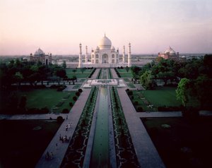 उस्ताद अहमद लाहौरी द्वारा डिजाइन ताजमहल द्वारा अज्ञात अज्ञात