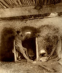 ब्रिटिश स्निपर एक लूप-होली स्थिर में बुद्धि में झूठ बोल रहा है द्वारा अज्ञात