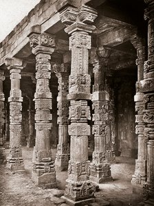  द्वारा अनजान कलाकार