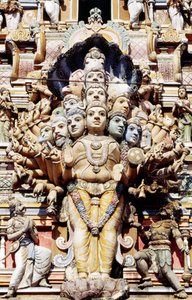 हिंदू मंदिर, कोलंबो, श्रीलंका का सजावटी विवरण द्वारा अज्ञात कलाकार