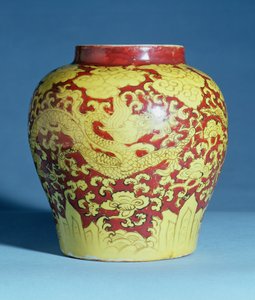 मिंग लाल और पीला बेलस्टर जार (चिया चिंग मार्क) (1522-66) द्वारा अज्ञात