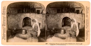 1900 में जैकब्स वेल, फिलिस्तीन की एक सामरी महिला। द्वारा अंडरवुड और अंडरवुड