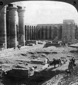 लक्सर का मंदिर, थेब्स, मिस्र, c1900। द्वारा अंडरवुड और अंडरवुड