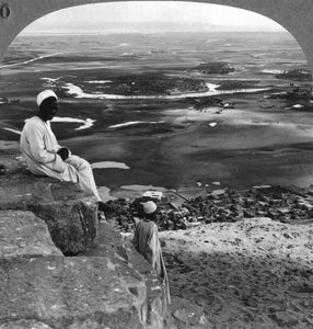 ग्रेट पिरामिड, गीज़ा, मिस्र, 1905 के शिखर से देखें। द्वारा अंडरवुड और अंडरवुड