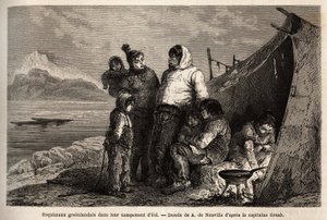 एक ग्रीनलैंड इनुइट परिवार अपने समर स्किन कैंप में। 1860-1862 में यूनाइटेड स्टेट्स नेवी के सर्जन डॉक्टर हेस द्वारा आर्कटिक ध्रुव के मुक्त समुद्र की यात्रा को चित्रित करने के लिए उत्कीर्णन, "ले टूर डू मोंडे, नोव्यू जर्नल डेस वॉयेज" में प्रकाशित हुआ द्वारा अज्ञात कलाकार