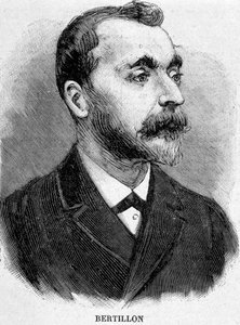 अल्फोंस बर्टिलन (1853-1914), फ्रांसीसी विद्वान, मानवविज्ञान के निर्माता। द्वारा अज्ञात कलाकार
